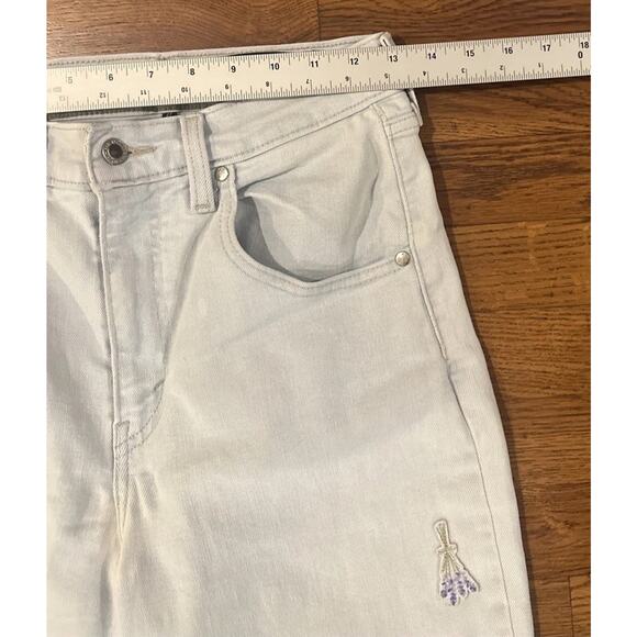 Levi’s Silver Tab Jeans Womens Mom Jean 27/29 Light Wash Lavender Print Flower - Picture 9 of 16